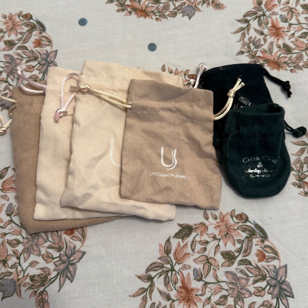 Soft jewelry pouches (6)